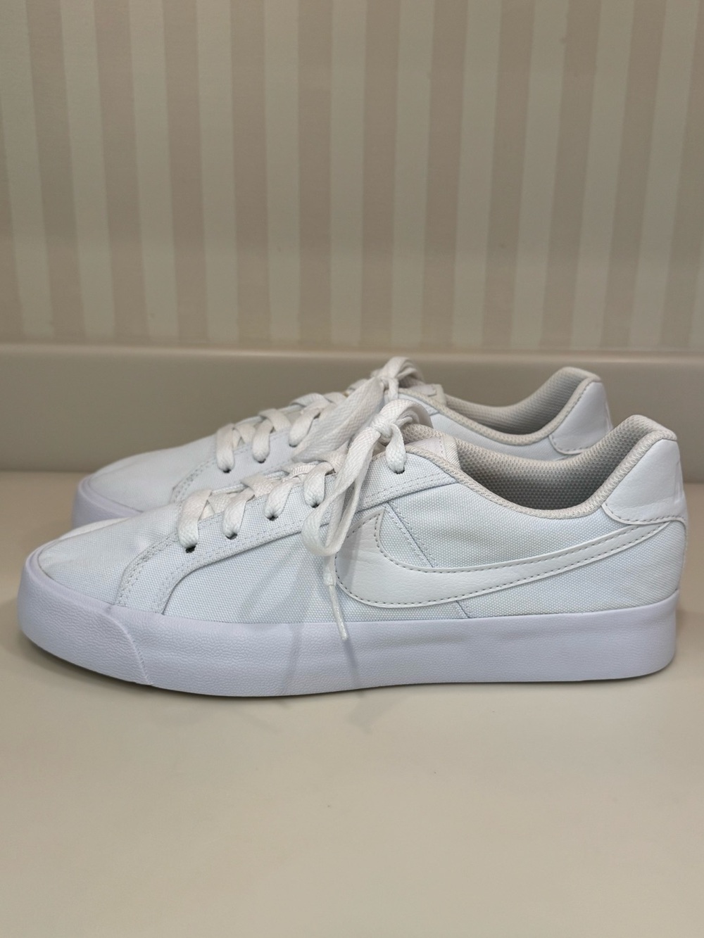 Nike Women's Court Royale Canvas Sneakers CD5405-101 - Picture 7 of 16